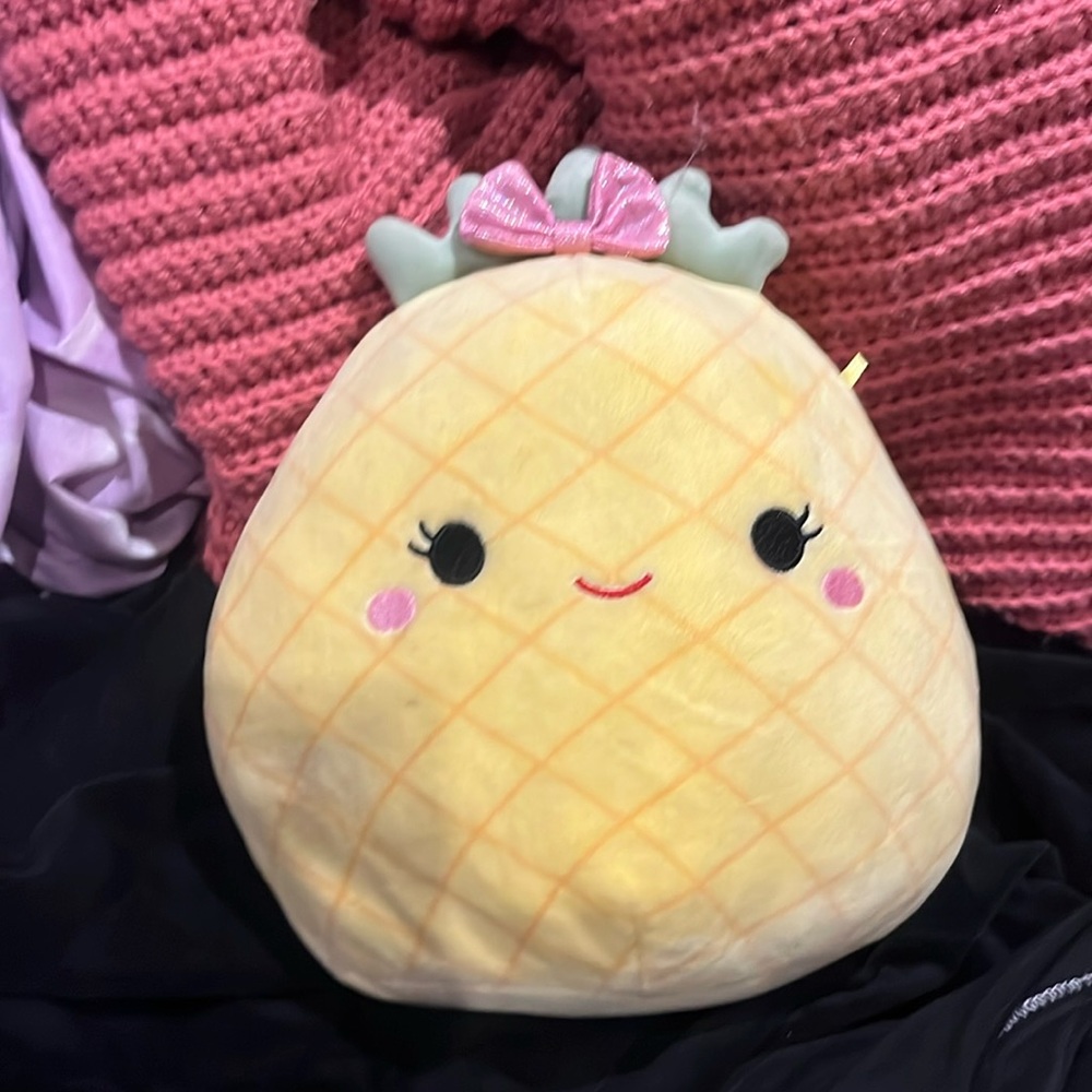 It’s a pineapple The bow is sparkles